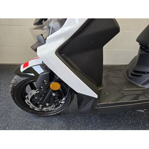 SYM Jet 4 RX 125 E5 click to zoom image