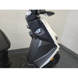 SYM Jet 4 RX 125 E5 click to zoom image