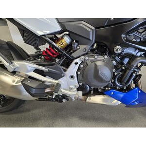 BMW F 900 R click to zoom image