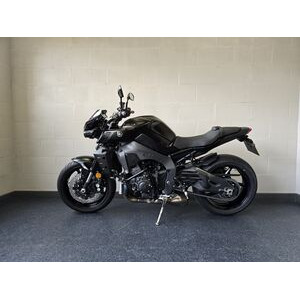 YAMAHA MT 10 click to zoom image