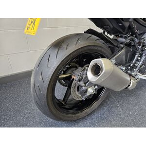 YAMAHA MT 10 click to zoom image