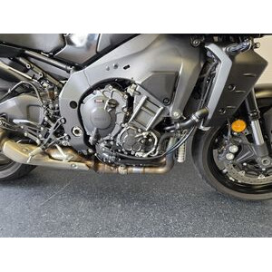 YAMAHA MT 10 click to zoom image