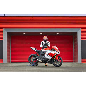 YAMAHA YZF R7 70th Anniversary click to zoom image