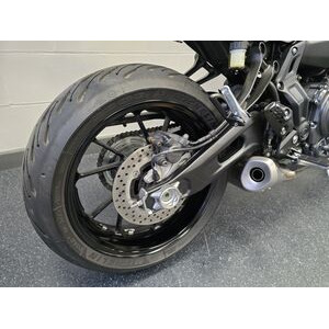 YAMAHA MT 07 click to zoom image