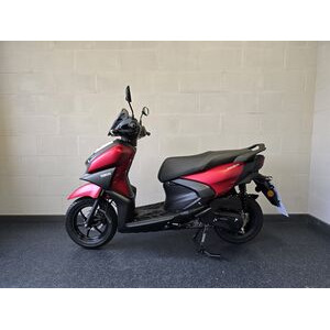 YAMAHA RayZR 125 click to zoom image