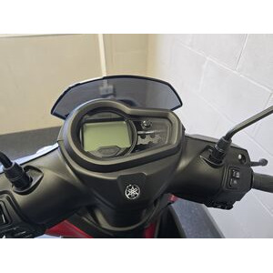 YAMAHA RayZR 125 click to zoom image