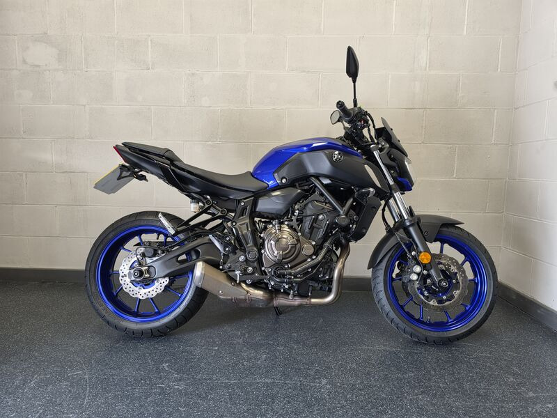 YAMAHA MT-07 click to zoom image