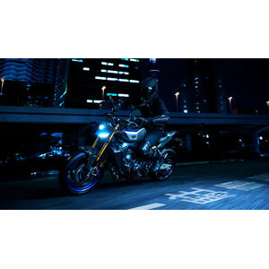 YAMAHA MT-09 SP click to zoom image