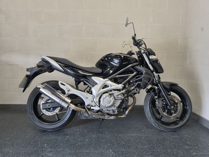 SUZUKI Gladius 650 SFV 650 click to zoom image