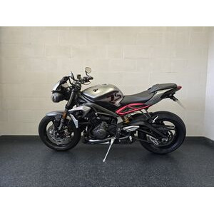 TRIUMPH Triumph Street Triple 765 RS click to zoom image