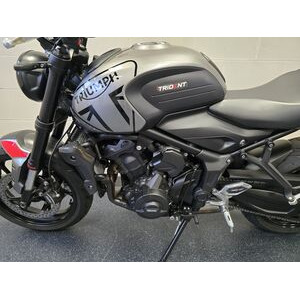 TRIUMPH Trident 660 click to zoom image