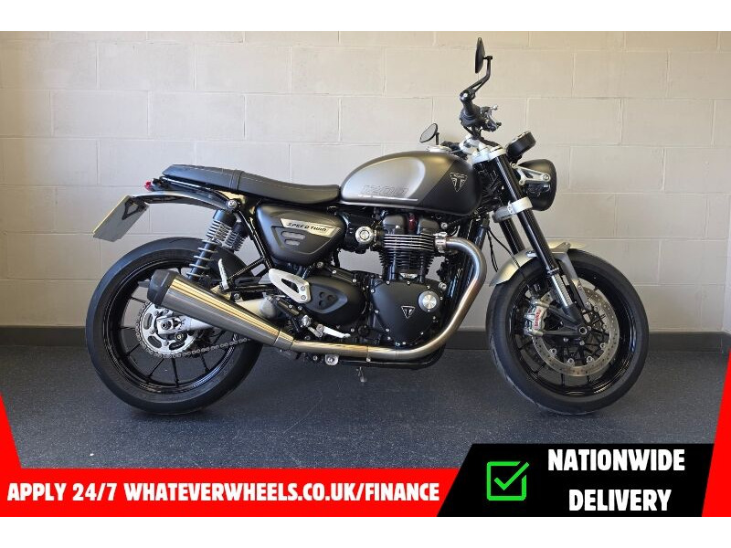 TRIUMPH Speed Twin 1200 click to zoom image