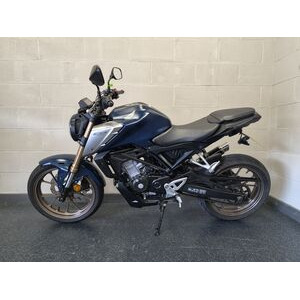 HONDA CB125R - CBF125 click to zoom image