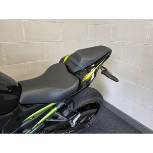 KAWASAKI Z900 ZR click to zoom image