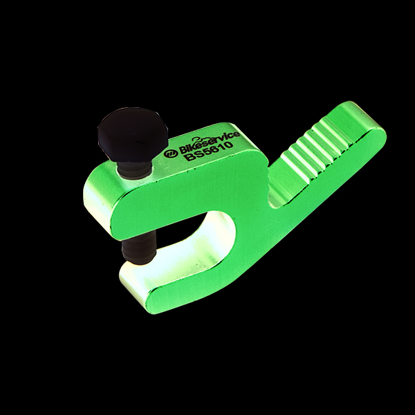 thumbnail interactive-video image 1 of BGS Tyre Bead Holding Clamp - Makes Tire Installation Easier On Aluminum Rims 1 of 3